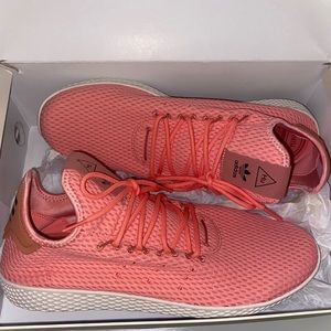 Pharrell Williams tennis hu pink